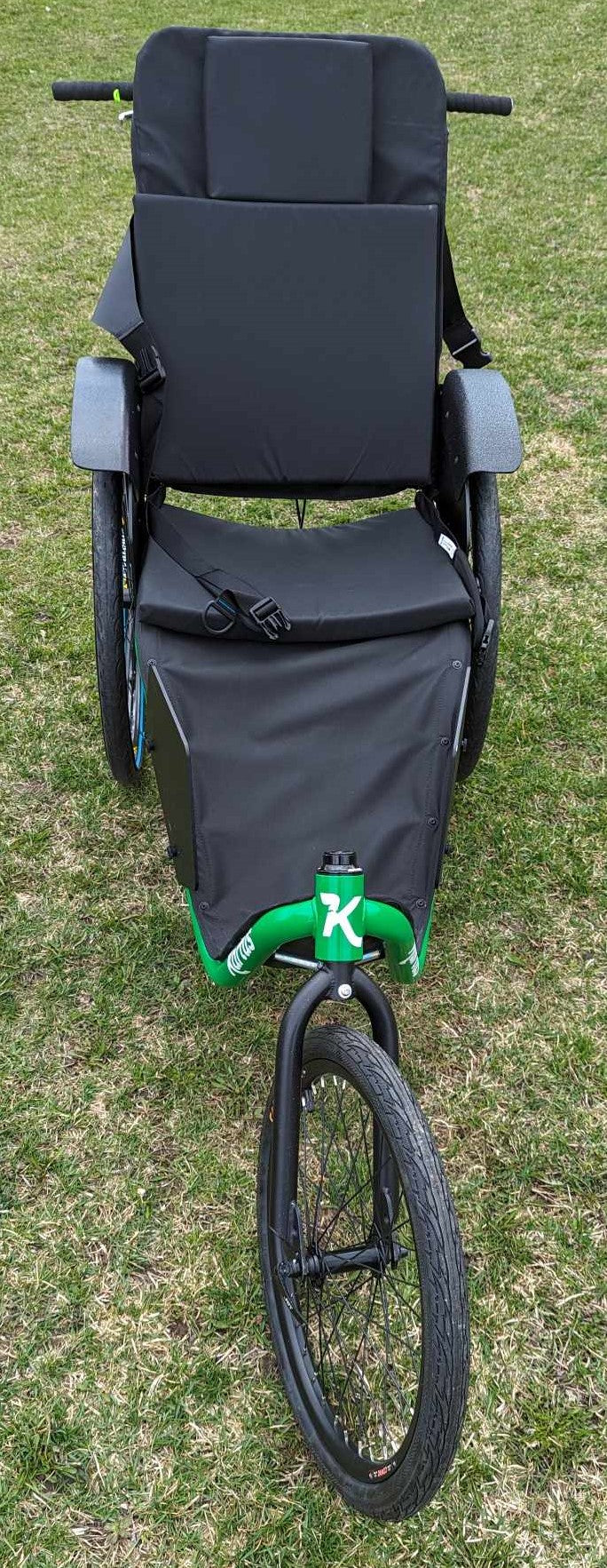 Co-racing chair